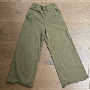 ZARA Green High Waist Cropped Pants – Size XS (US 2)